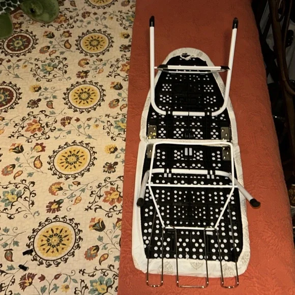 Folding/Table Top Ironing Board - Picture 5 of 13